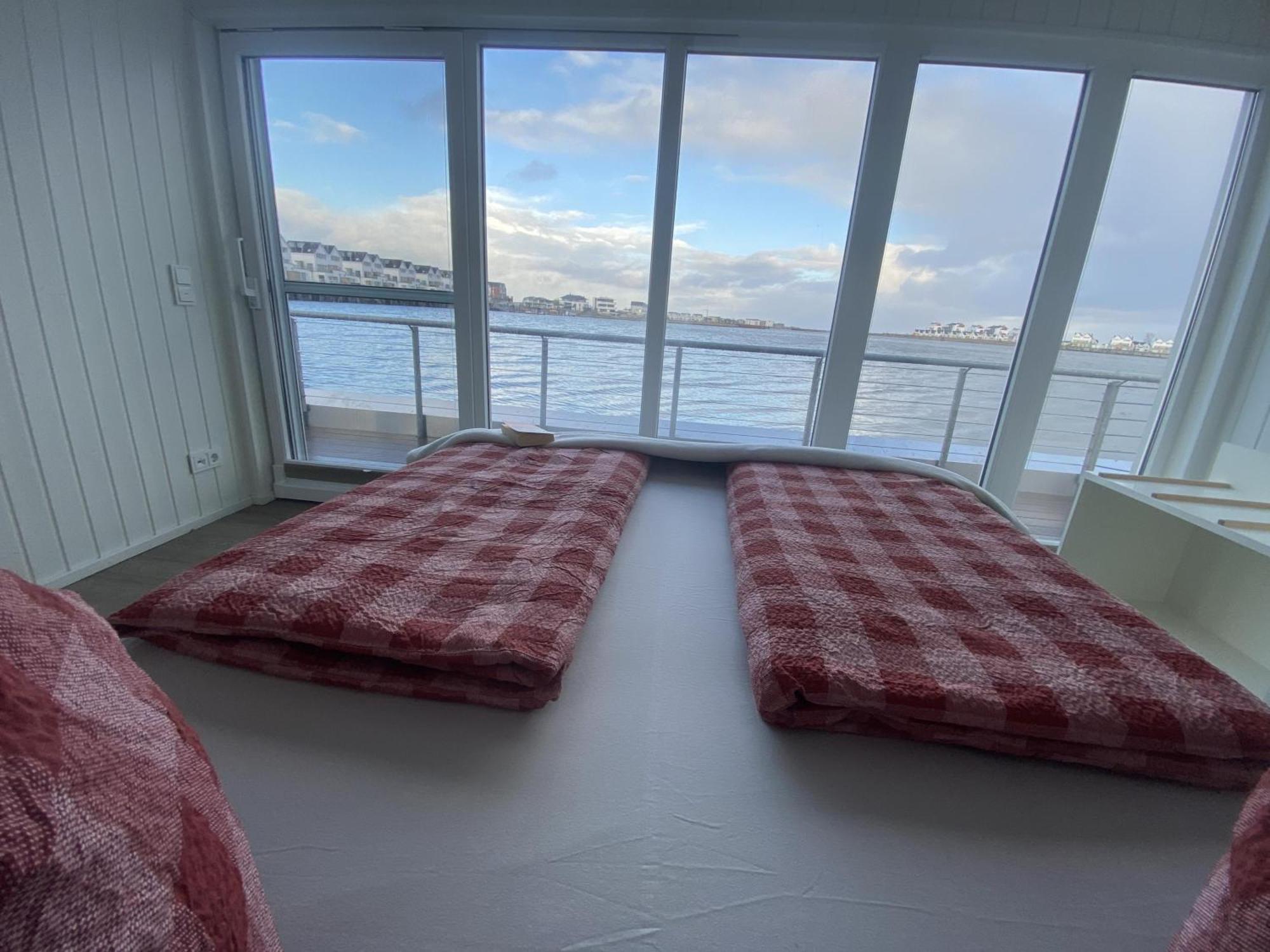 Schwimmendes Ferienhaus Antares One By Seeblick Ferien Oro, Rundum Wasser, Sauna Olpenitz Ngoại thất bức ảnh