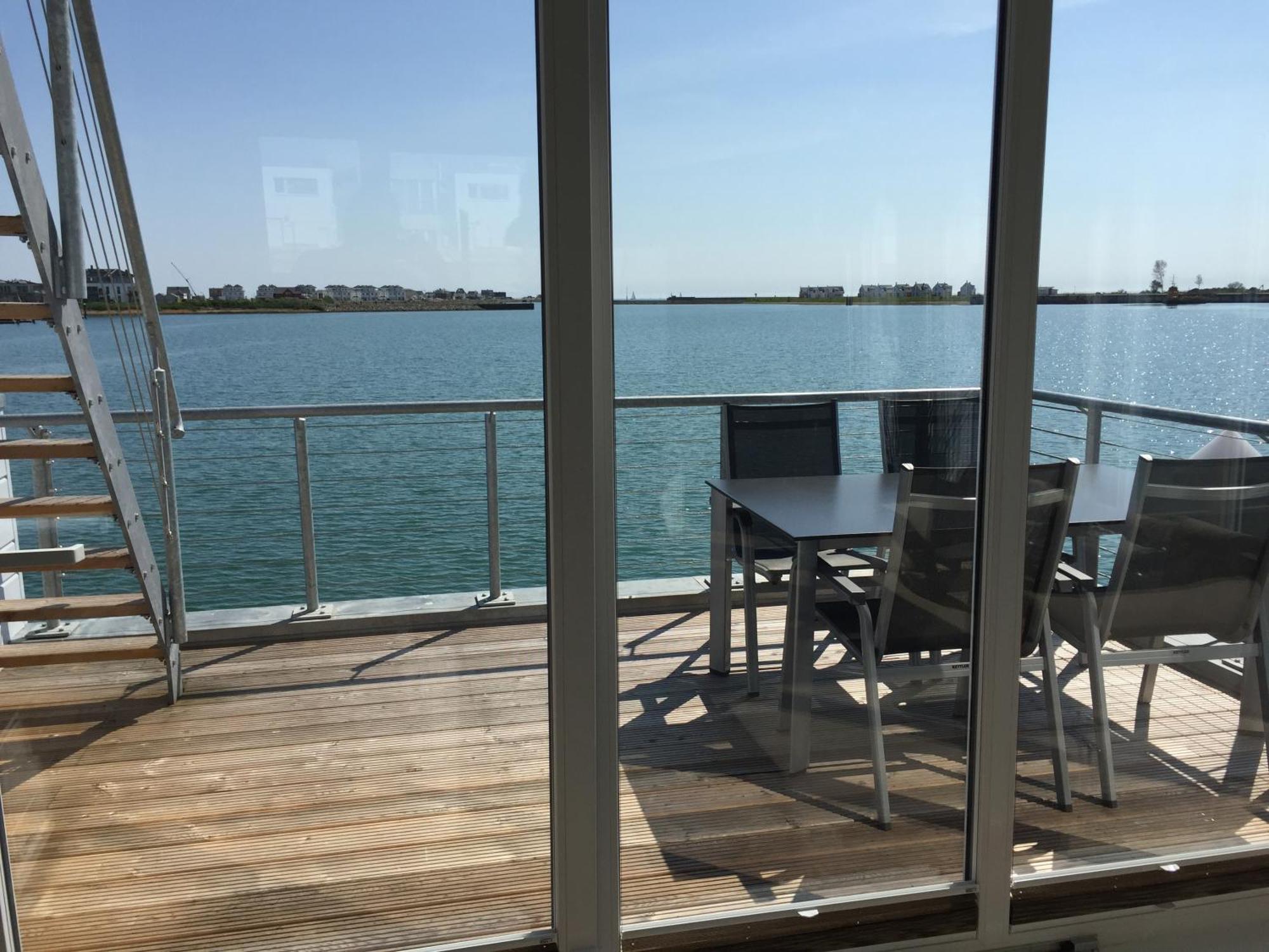 Schwimmendes Ferienhaus Antares One By Seeblick Ferien Oro, Rundum Wasser, Sauna Olpenitz Ngoại thất bức ảnh